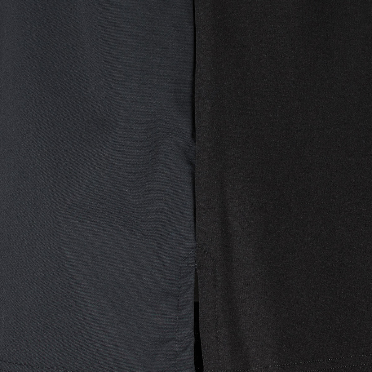 Mustan Loimu unisex t-paidan sauma yksityiskohta